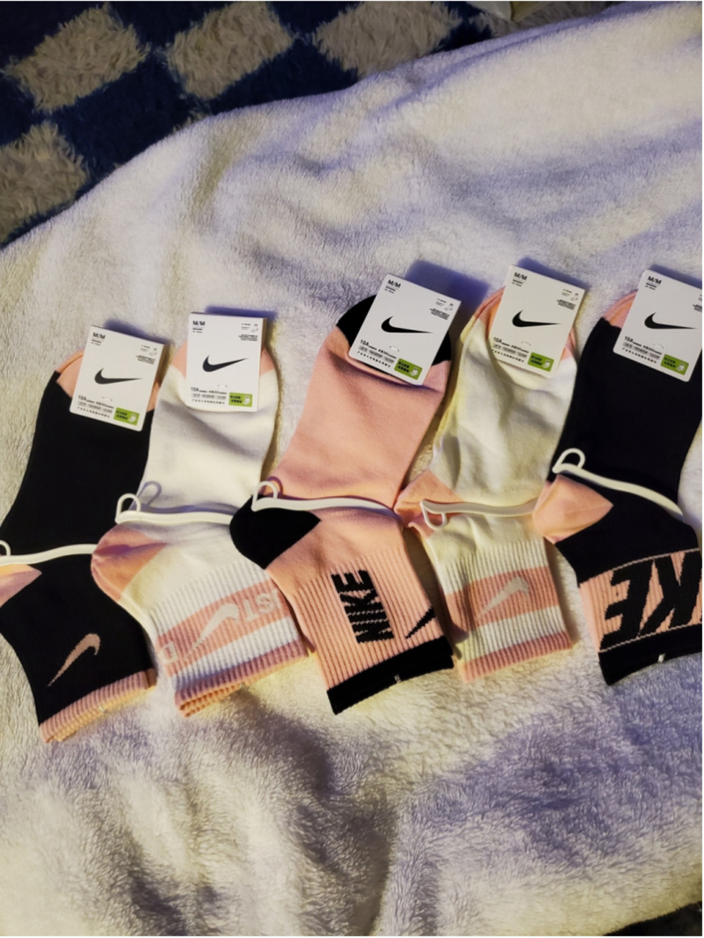 Pretty n Pink and Black too! Nike Crew Socks Women size 7-10 - Picture 2 of 7
